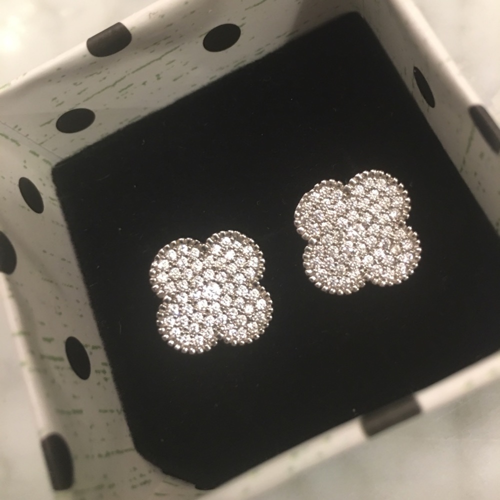 Stunning VC&A ALHAMBRA inspired earrings Brand new